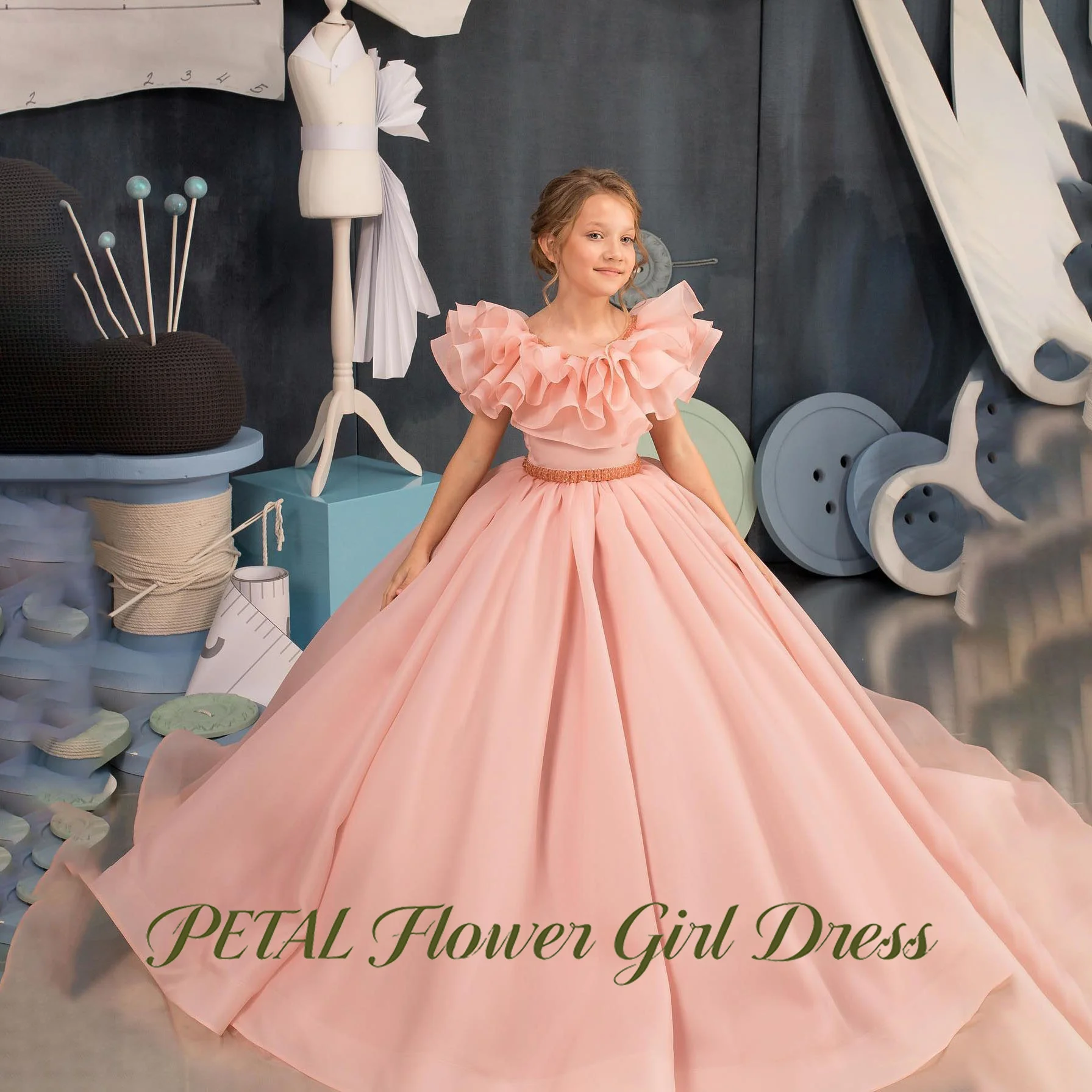 Petal Flower Girl Dress Fluffy Pageant Dress with Ruffles Beading Waist Princess Girls Dress Ball Gown for Birthday Customized
Petal Flower Girl Dress Fluffy Pageant Dress with Ruffles Beading Waist Princess Girls Dress Ball Gown for Birthday Customized