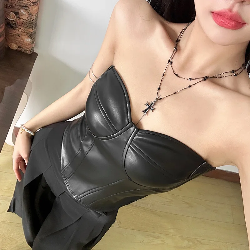 2025 Winter New Fashion Women's Strapless Sleeveless Tight Black Leather Top
2025 Winter New Fashion Women's Strapless Sleeveless Tight Black Leather Top