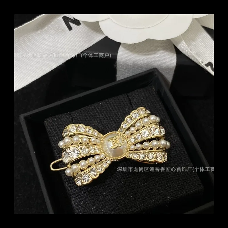 Двойная рабочая заколка для волос с жемчугом, новый бант в кожаной челке, повязка на голову для женщин
Двойная рабочая заколка для волос с жемчугом, новый бант в кожаной челке, повязка на голову для женщин