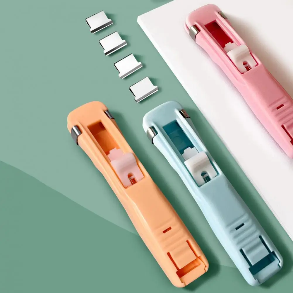 Push Stapler 50 Stapler Clips 40 Sheet Capacity Firmly Clamping Desk Document Handheld Paper Clam Clip Dispenser School Supplies
Push Stapler 50 Stapler Clips 40 Sheet Capacity Firmly Clamping Desk Document Handheld Paper Clam Clip Dispenser School Supplies