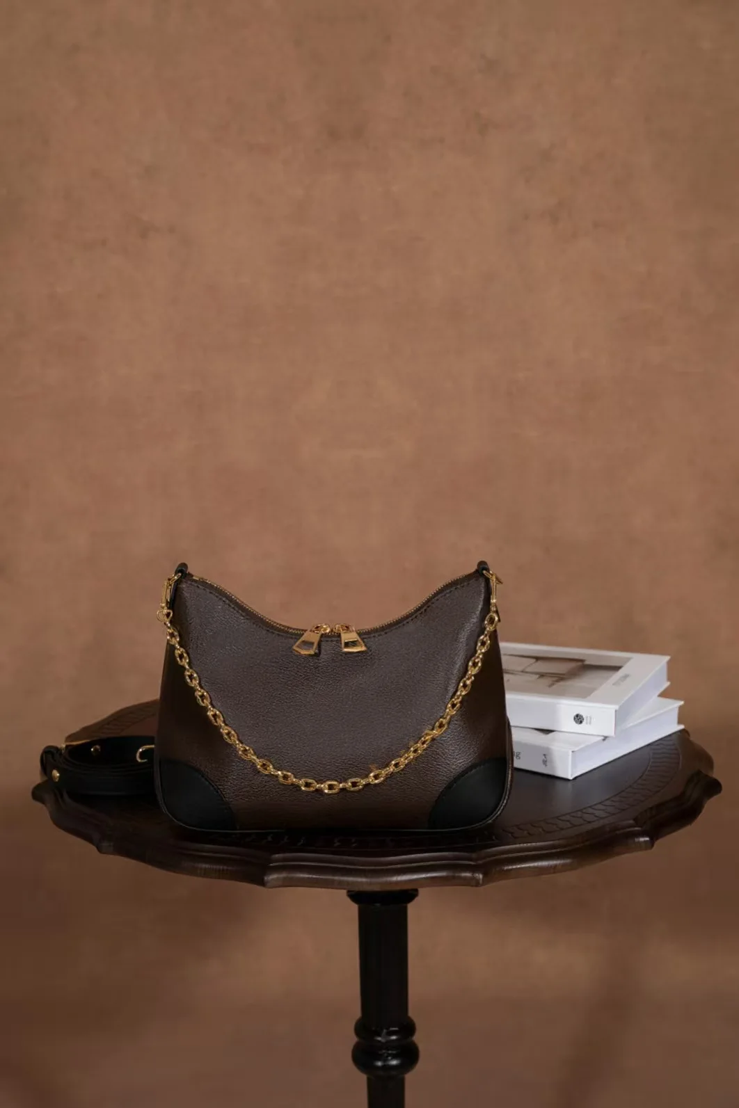 2025 Luxury Brand Designer Design Fashion Classic Vintage Phone Caviar Chain Leather Bag Totebag Crossbody For Women Luxury Bra
2025 Luxury Brand Designer Design Fashion Classic Vintage Phone Caviar Chain Leather Bag Totebag Crossbody For Women Luxury Bra