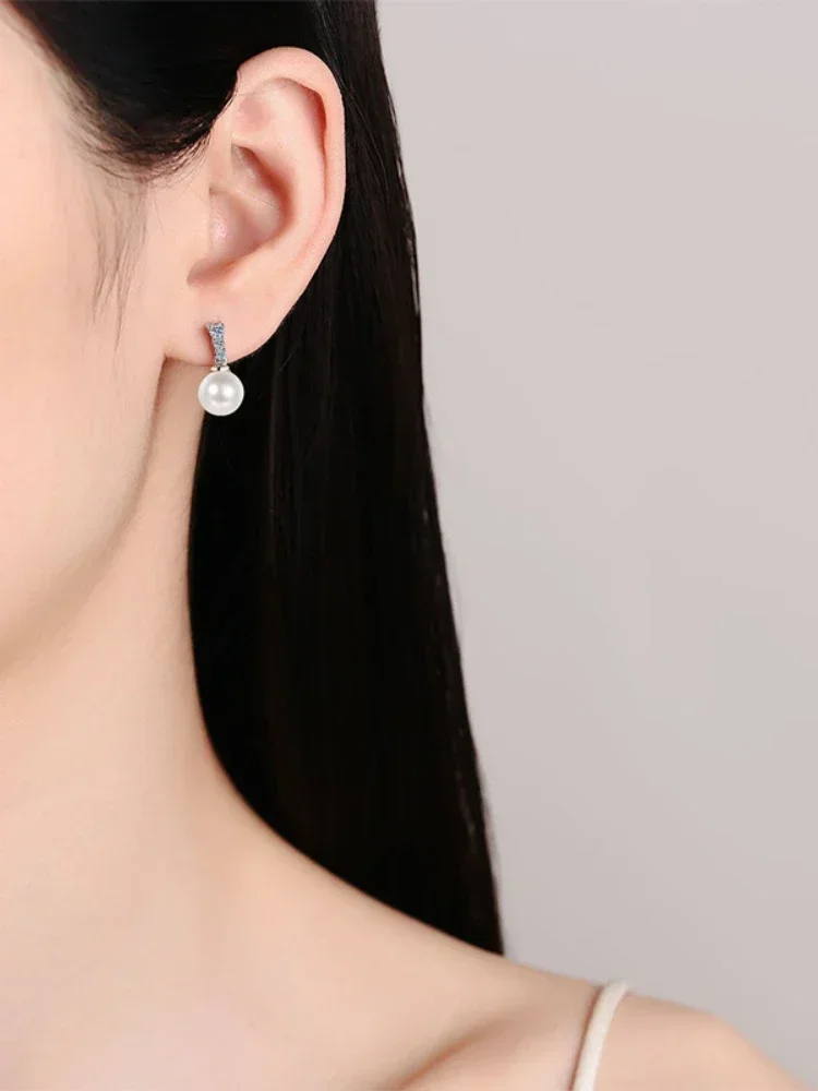 Hot sales Silver earrings jewelry Moissanite 925 sterling silver earrings Pearl Light luxury for Women Hoops Piercing Jewelry
Hot sales Silver earrings jewelry Moissanite 925 sterling silver earrings Pearl Light luxury for Women Hoops Piercing Jewelry