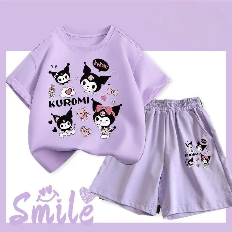 Летний комплект одежды для маленьких девочек, детская футболка Sanrio Kuromi с мультяшным принтом и короткий костюм из 2 предметов, детский спортивный костюм с короткими рукавами
Летний комплект одежды для маленьких девочек, детская футболка Sanrio Kuromi с мультяшным принтом и короткий костюм из 2 предметов, детский спортивный костюм с короткими рукавами