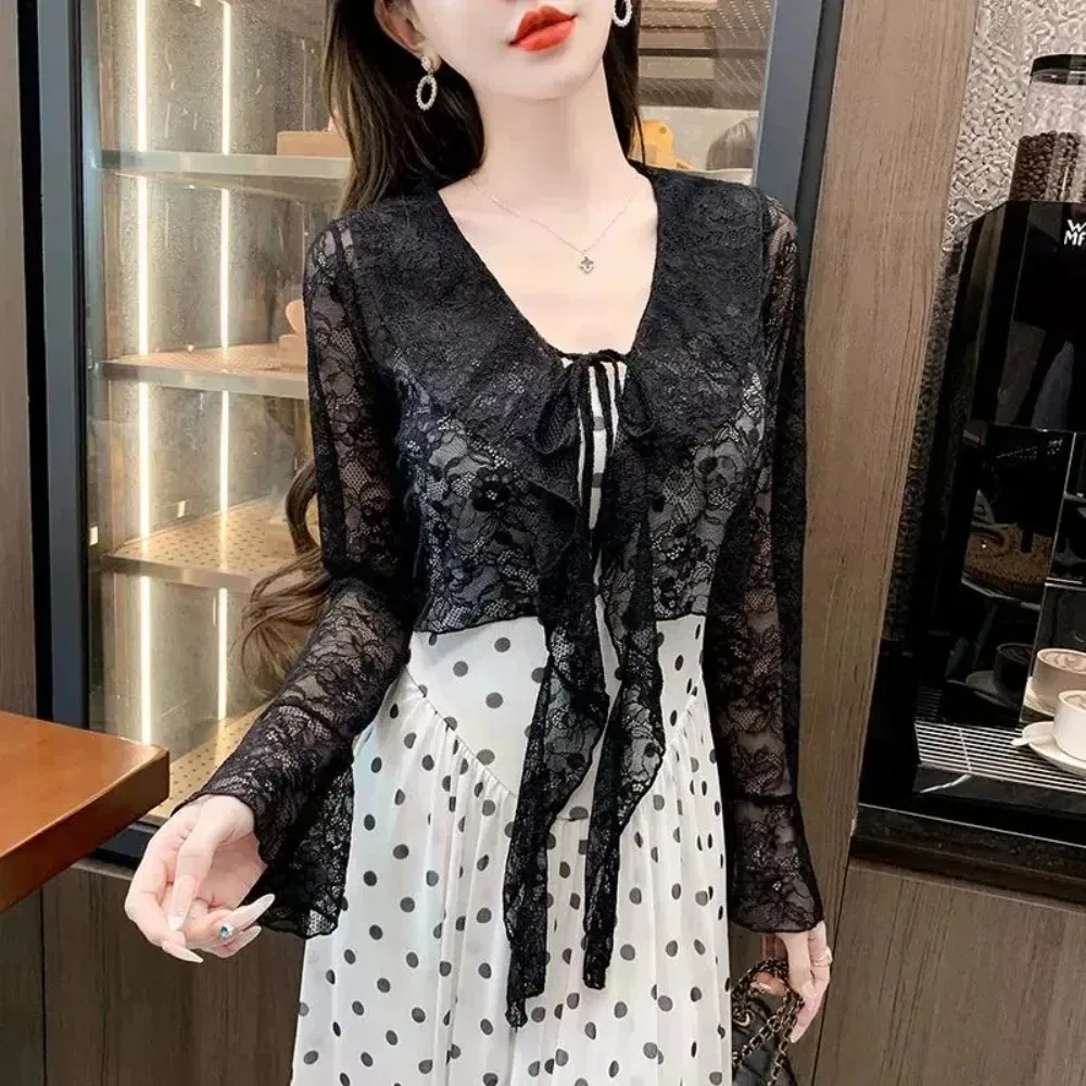 Sweet Capes And Fresh Horn Sleeve Lace Cardigan Polo Women Summer Clothing Ruffle Edge Thin Long Sleeve Sunscreen Cover
Sweet Capes And Fresh Horn Sleeve Lace Cardigan Polo Women Summer Clothing Ruffle Edge Thin Long Sleeve Sunscreen Cover
