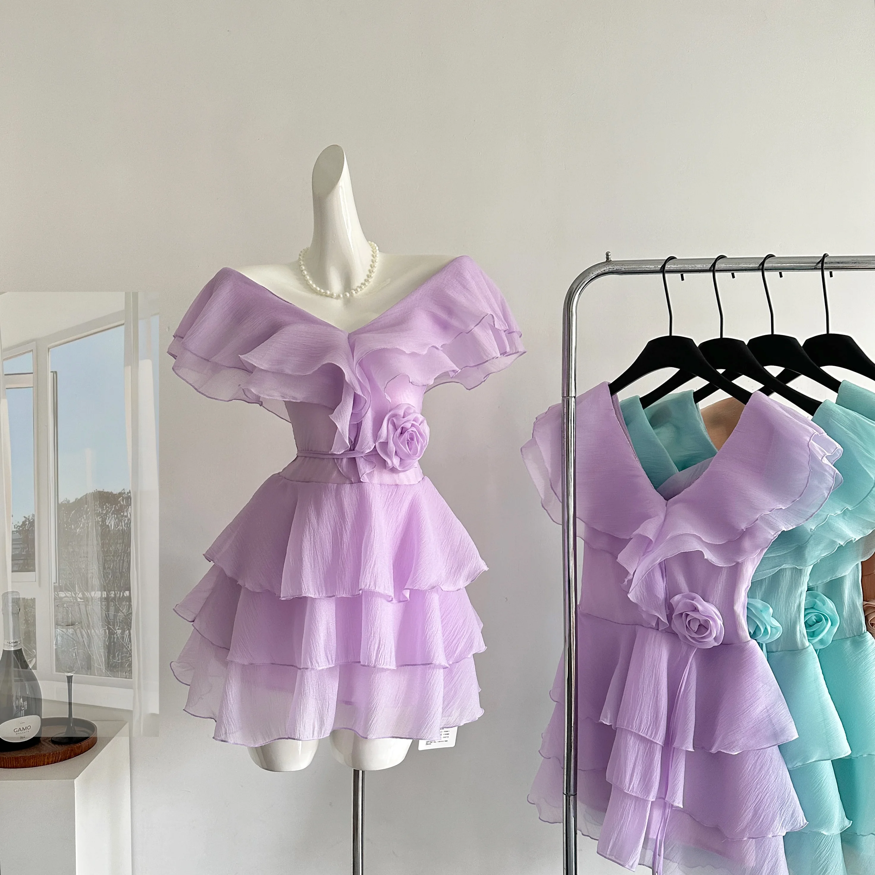Women's Elegant Layered Ruffled Sleevless Dress Lady Summer Solid Color Slash Neck Party Holiday Slim Mini Dress
Women's Elegant Layered Ruffled Sleevless Dress Lady Summer Solid Color Slash Neck Party Holiday Slim Mini Dress