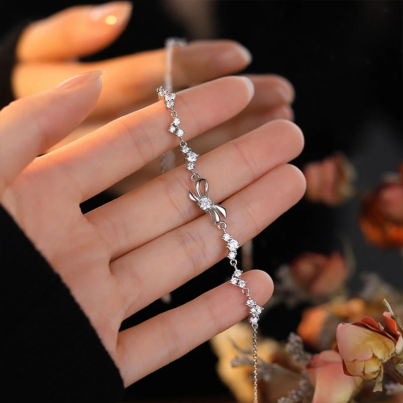 Korean Version 925 Sterling Silver Shiny Bow Bracelet For Women's Exquisite Zirconia Heart-Shaped Bracelet Luxury Jewelry
Korean Version 925 Sterling Silver Shiny Bow Bracelet For Women's Exquisite Zirconia Heart-Shaped Bracelet Luxury Jewelry