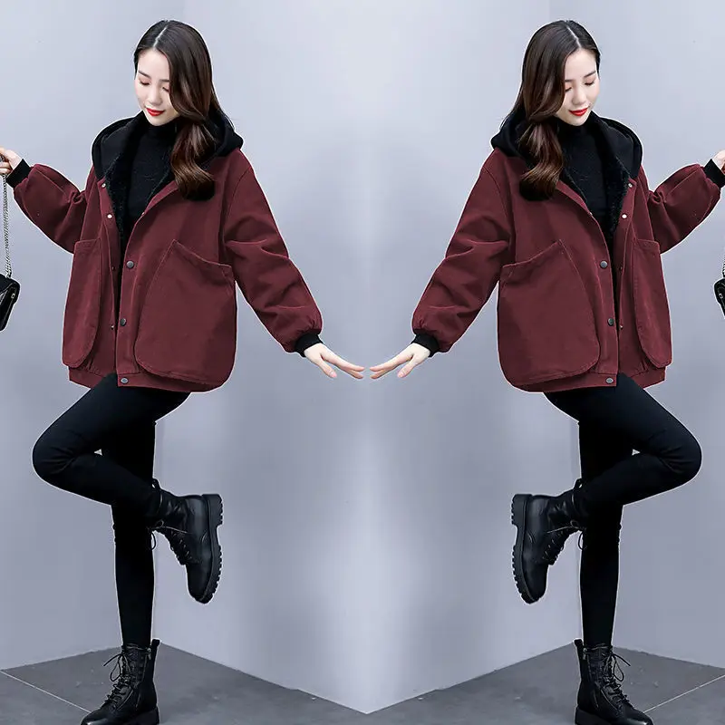 Windbreaker 2026 Autumn Winter Thick Velvet Trench Coat Women's Short Parker Padded Jacket Femme Color Match Hooded Jacket Lady
Windbreaker 2026 Autumn Winter Thick Velvet Trench Coat Women's Short Parker Padded Jacket Femme Color Match Hooded Jacket Lady