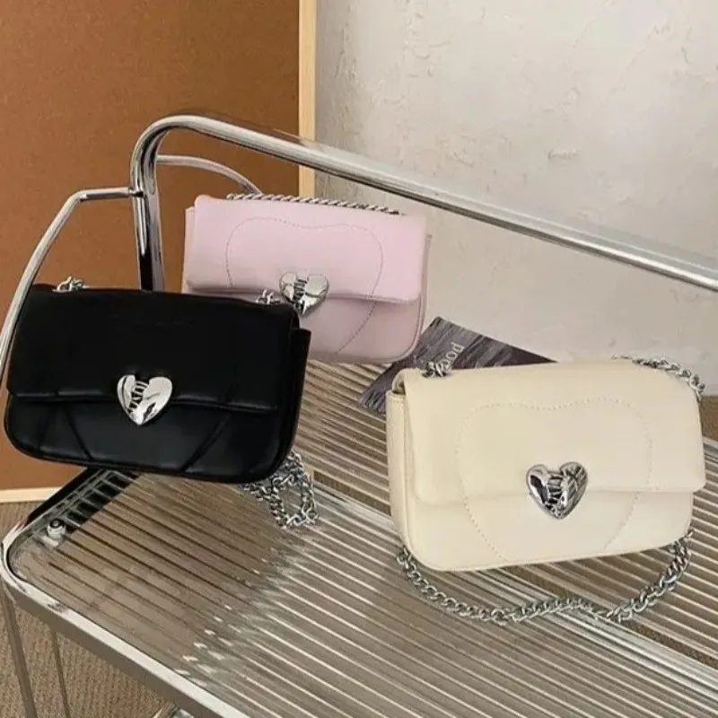 Love Heart Bag Chains Shoulder Bags for Woman Lovely Gentle Bolsos De Mujer Elegant Fashion New Sac Femme Small Square Bolso
Love Heart Bag Chains Shoulder Bags for Woman Lovely Gentle Bolsos De Mujer Elegant Fashion New Sac Femme Small Square Bolso