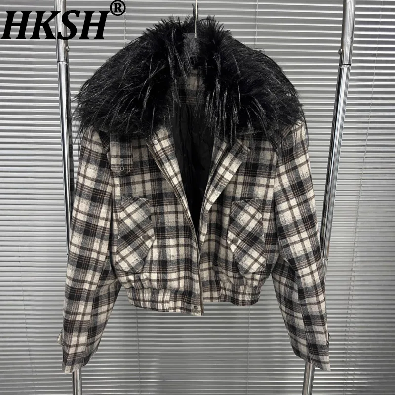 HKSH 2025 Новое зимнее женское пуховое пальто с воротником из искусственного меха в стиле пэчворк, клетчатая контрастная цветная молния, элегантная теплая куртка в стиле ретро Y2K HK16353
HKSH 2025 Новое зимнее женское пуховое пальто с воротником из искусственного меха в стиле пэчворк, клетчатая контрастная цветная молния, элегантная теплая куртка в стиле ретро Y2K HK16353