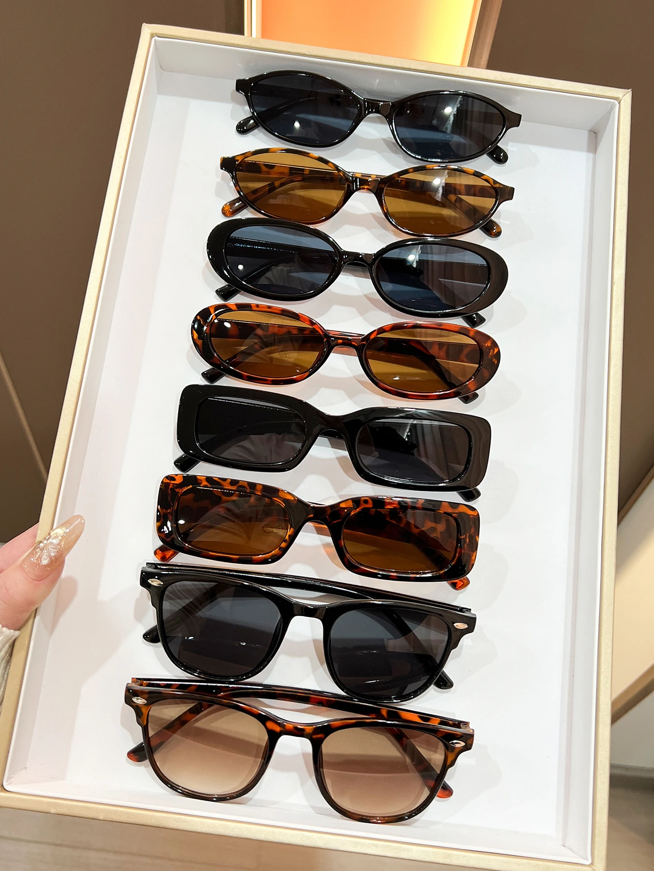 8 шт. модный комплект очков унисекс, повседневная одежда для фотосъемки, вождения, подходят для стильных очков, комбинированный европейский стиль
8 шт. модный комплект очков унисекс, повседневная одежда для фотосъемки, вождения, подходят для стильных очков, комбинированный европейский стиль