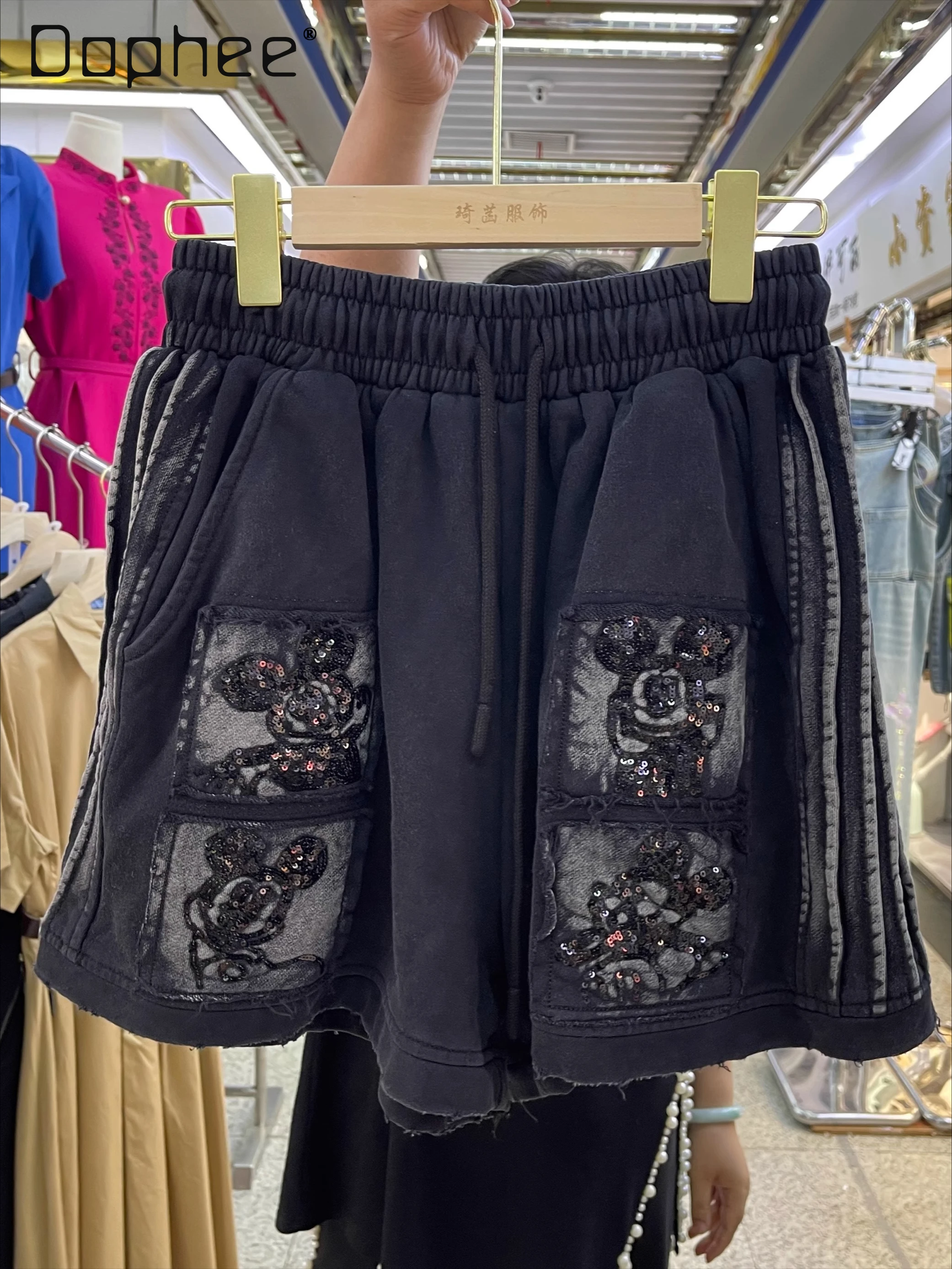 European Hot Pants 2025 Summer New Washed Cotton Elastic Waist Wide Legs Shorts Women Hot Diamond Versatile Casual Shorts
European Hot Pants 2025 Summer New Washed Cotton Elastic Waist Wide Legs Shorts Women Hot Diamond Versatile Casual Shorts