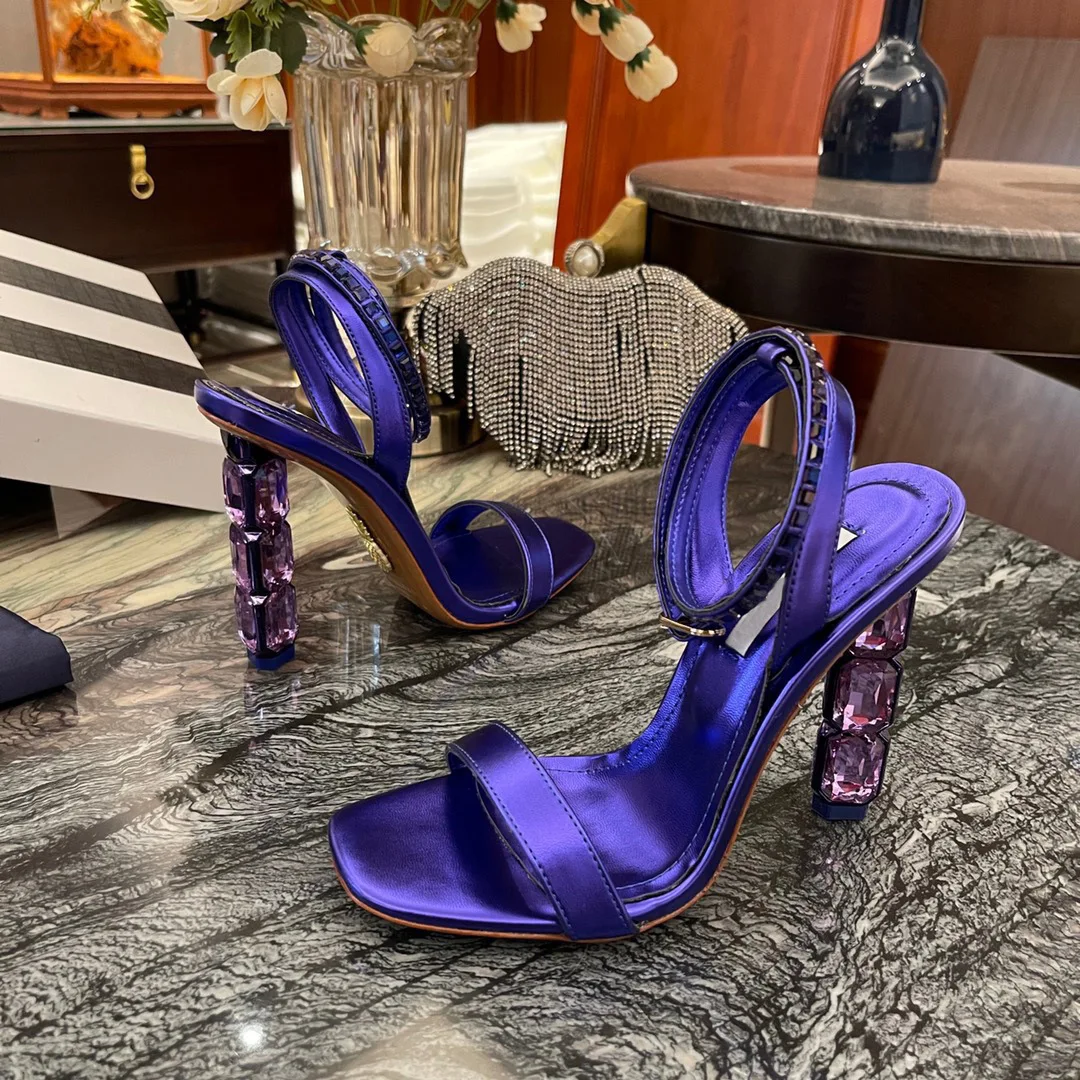 Foreign Trade 2024 New Genuine Leather Sole High Heel Women's Shoes One line Sandals Comfortable and Fashionable Shoes
Foreign Trade 2024 New Genuine Leather Sole High Heel Women's Shoes One line Sandals Comfortable and Fashionable Shoes