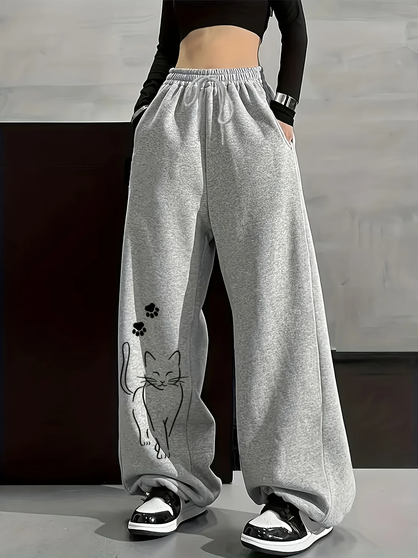 Женские осенние и зимние свободные прямые флисовые спортивные штаны больших размеров с эластичным поясом, модная уличная одежда, стильная универсальная одежда
Женские осенние и зимние свободные прямые флисовые спортивные штаны больших размеров с эластичным поясом, модная уличная одежда, стильная универсальная одежда