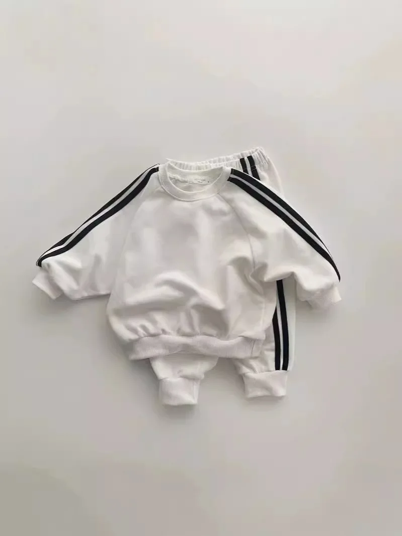 2024 Autumn New Children Long Sleeve Sports Set Baby Girl Loose Sweatshirt + Pants Gym Suit Kids Boys Casual Sportswear Outfits
2024 Autumn New Children Long Sleeve Sports Set Baby Girl Loose Sweatshirt + Pants Gym Suit Kids Boys Casual Sportswear Outfits