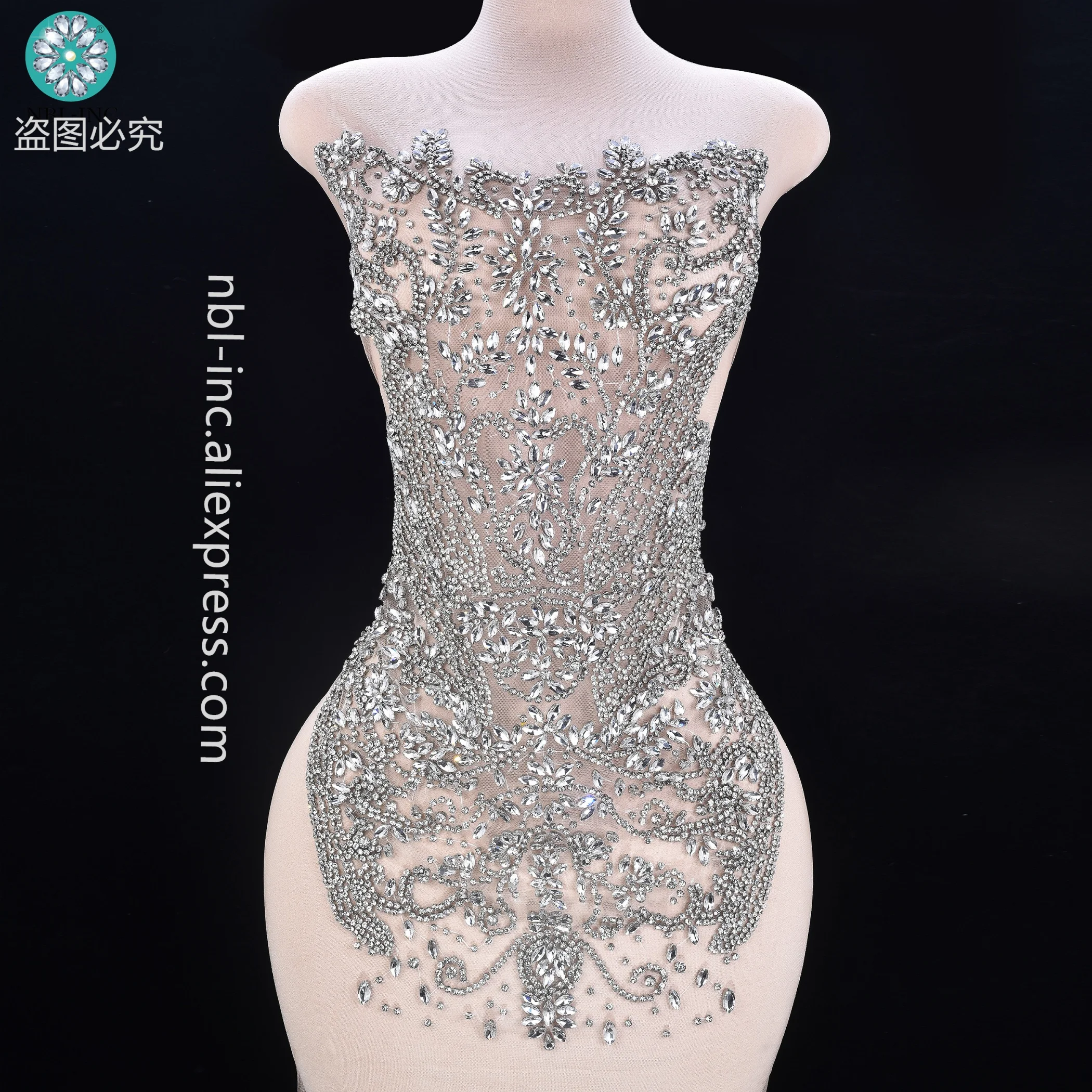 (1PC) Luxury silver hand sewn rhinestone bodice applique patch for wedding party prom dress WDD1403
(1PC) Luxury silver hand sewn rhinestone bodice applique patch for wedding party prom dress WDD1403