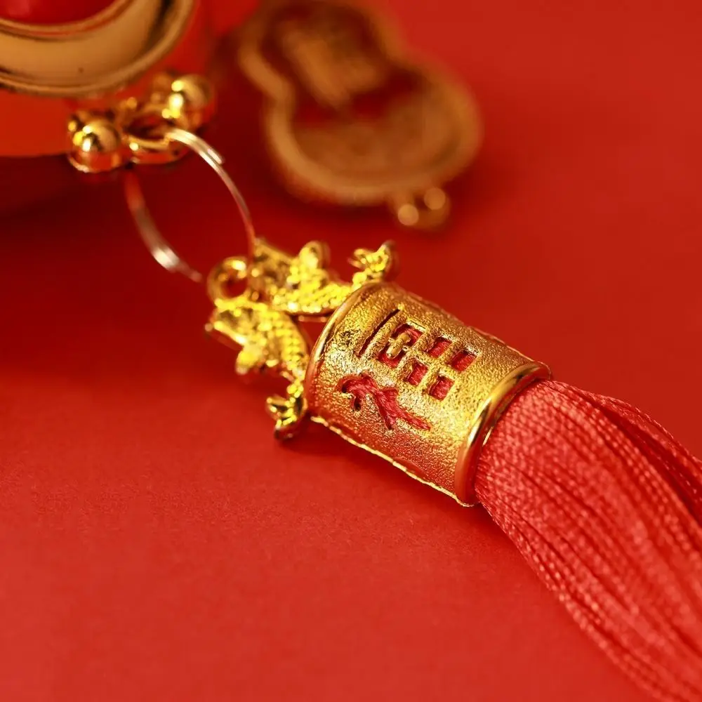 Chinese Style New Year Lantern String Fu Character Traditional Red Ball Lantern String with Tassels Handmade
Chinese Style New Year Lantern String Fu Character Traditional Red Ball Lantern String with Tassels Handmade