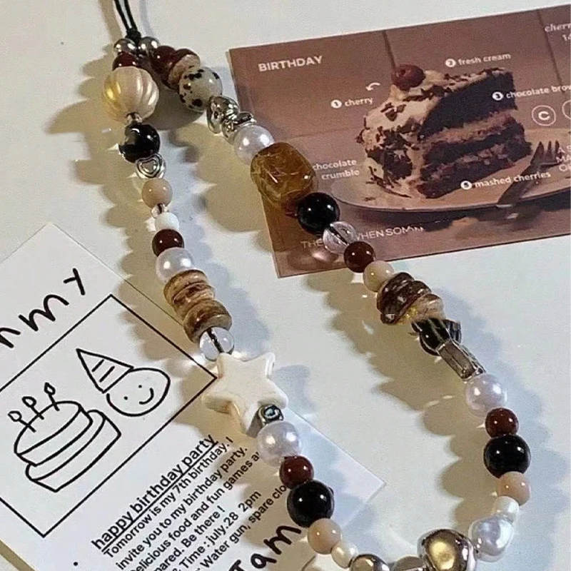 Retro Brown Leopard Cat Bead Phone Chain Elegant Short Wrist Lanyard Decor Bead String Chain Camera Hanging Accessory For Women
Retro Brown Leopard Cat Bead Phone Chain Elegant Short Wrist Lanyard Decor Bead String Chain Camera Hanging Accessory For Women