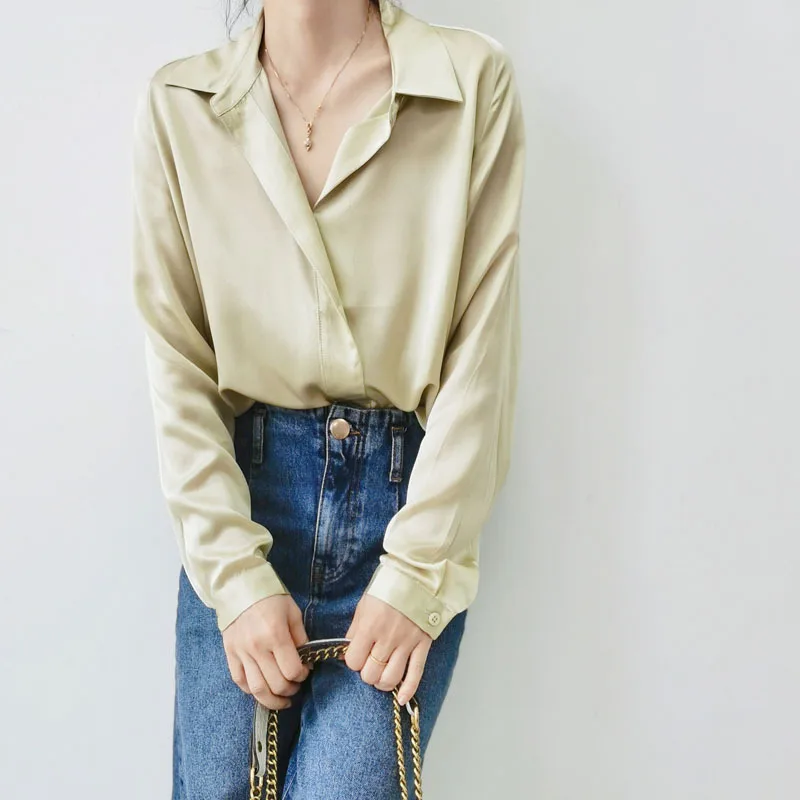 Women Loose Silky Smooth Light Green Premium Shirt Collar Pullover Silk Shirt
Women Loose Silky Smooth Light Green Premium Shirt Collar Pullover Silk Shirt