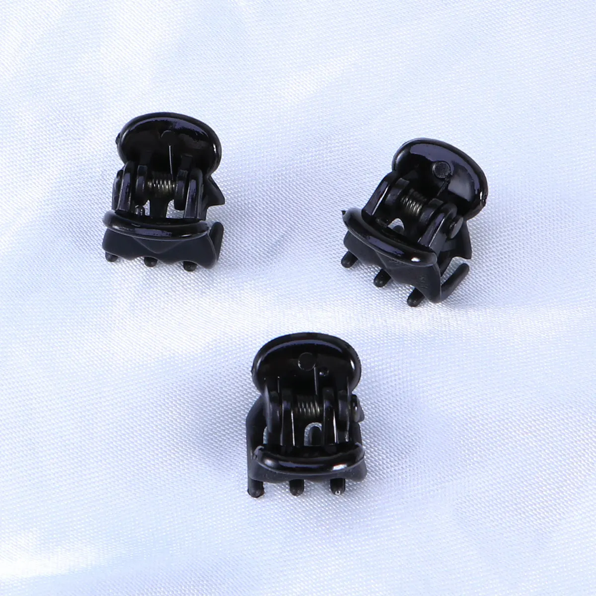 24 pcs Mini Claw Clips 2.4 Inch Small Hair Clamps For Women Girls Non-Slip Jaw Clip Styling Tool Hair Accessories
24 pcs Mini Claw Clips 2.4 Inch Small Hair Clamps For Women Girls Non-Slip Jaw Clip Styling Tool Hair Accessories