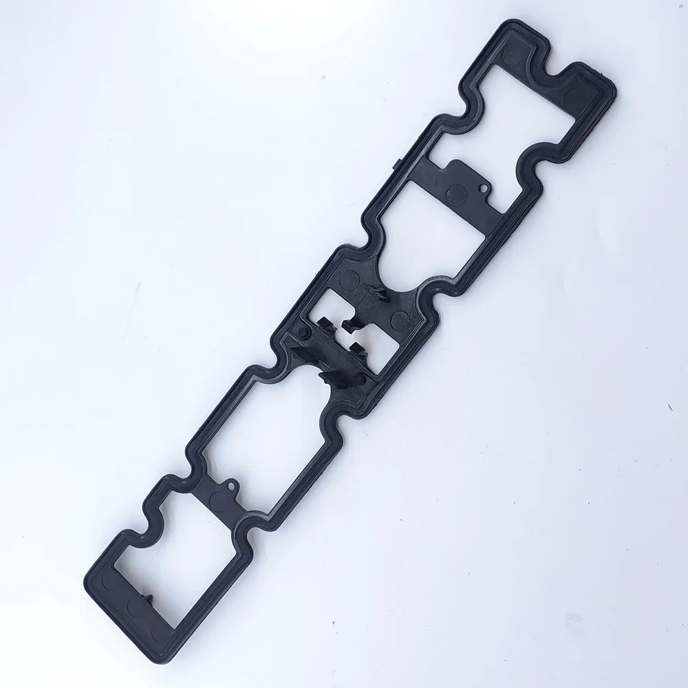 Suitable for Peugeot 308 307 Restyling 407 408 807 Citroen C5 C8 DFM AEOLUS AX7 CYLINDER-HEAD COVER Valve cover gasket 0249C8
Suitable for Peugeot 308 307 Restyling 407 408 807 Citroen C5 C8 DFM AEOLUS AX7 CYLINDER-HEAD COVER Valve cover gasket 0249C8