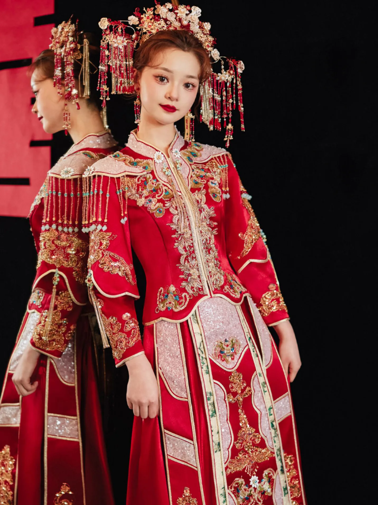 Red Chinese Style Wedding Dress Cheongsam Phoenix Embroidery Marriage Suit Oriental Bride Bridegroom Clothing Vintage Qipao
Red Chinese Style Wedding Dress Cheongsam Phoenix Embroidery Marriage Suit Oriental Bride Bridegroom Clothing Vintage Qipao