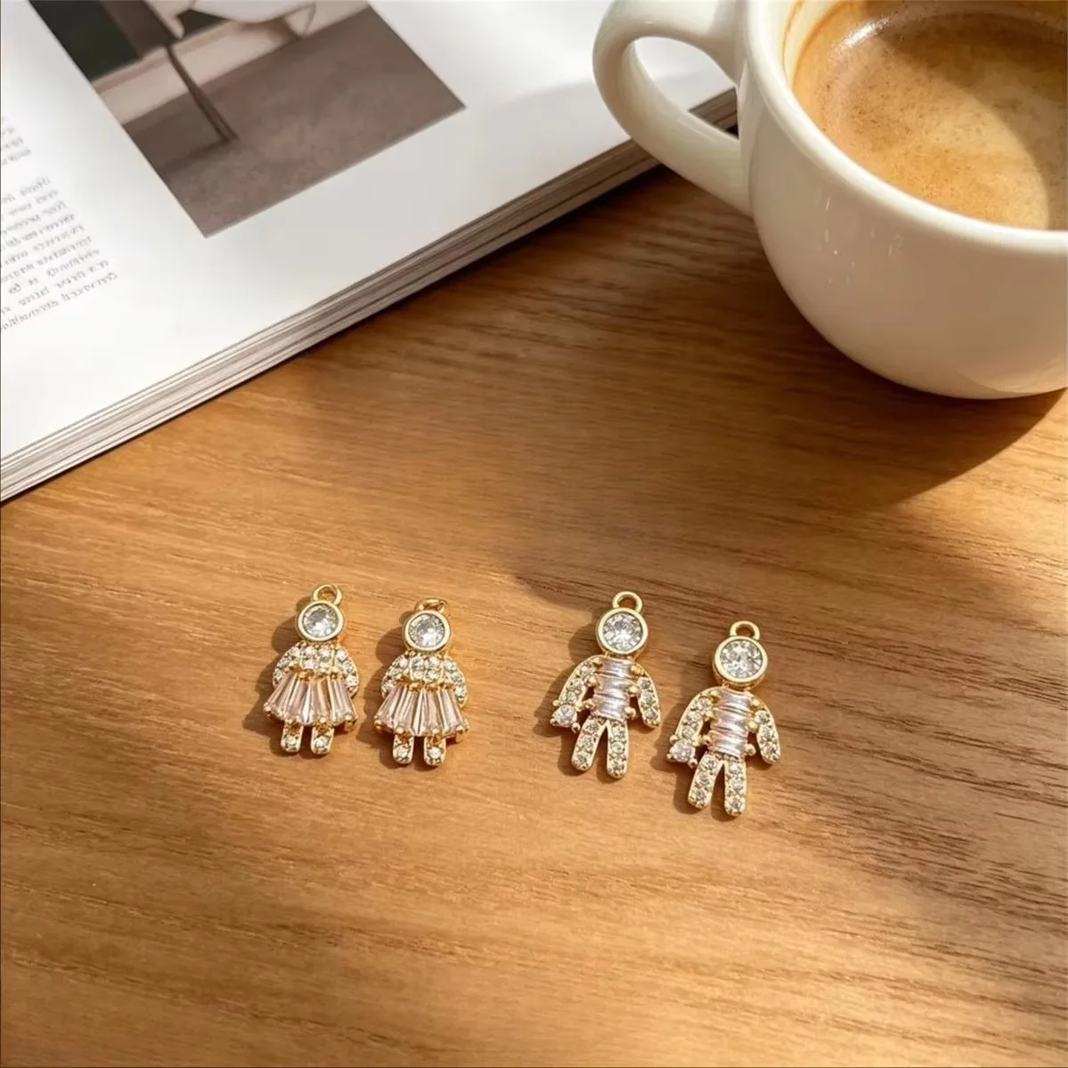 Brass 14K Gold Plated Inlaid CZ Astronaut Boy Girl Spaceman Charms DIY Bracelet Earring Jewelry Making Accessories
Brass 14K Gold Plated Inlaid CZ Astronaut Boy Girl Spaceman Charms DIY Bracelet Earring Jewelry Making Accessories