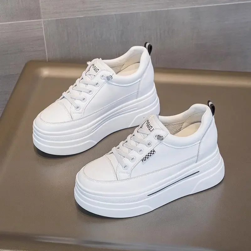 Women's Thick Sole Athletic Sneakers Wide Fit Platform with 5cm Comfort Lift Premium Leather Hybrid Shock Absorbing Midsole
Women's Thick Sole Athletic Sneakers Wide Fit Platform with 5cm Comfort Lift Premium Leather Hybrid Shock Absorbing Midsole