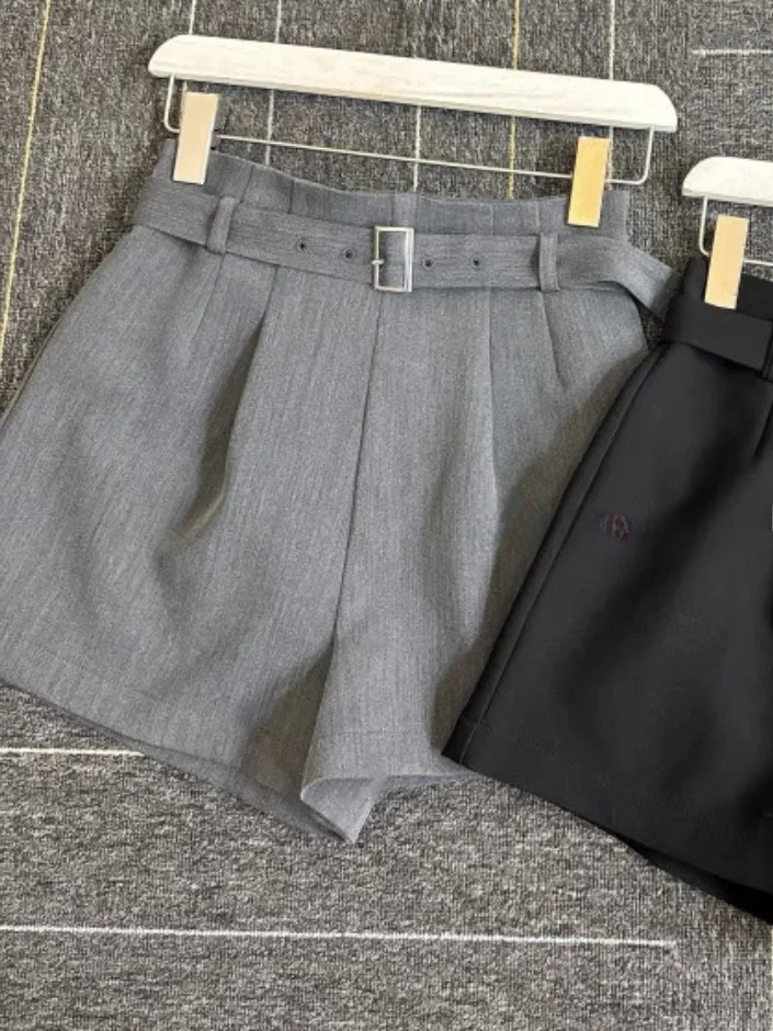Elegant High Waist A-Line Wide Leg Casual Shorts with Belt Stylish Polyester Viscose Spandex Straight Cut Regular Thickness
Elegant High Waist A-Line Wide Leg Casual Shorts with Belt Stylish Polyester Viscose Spandex Straight Cut Regular Thickness