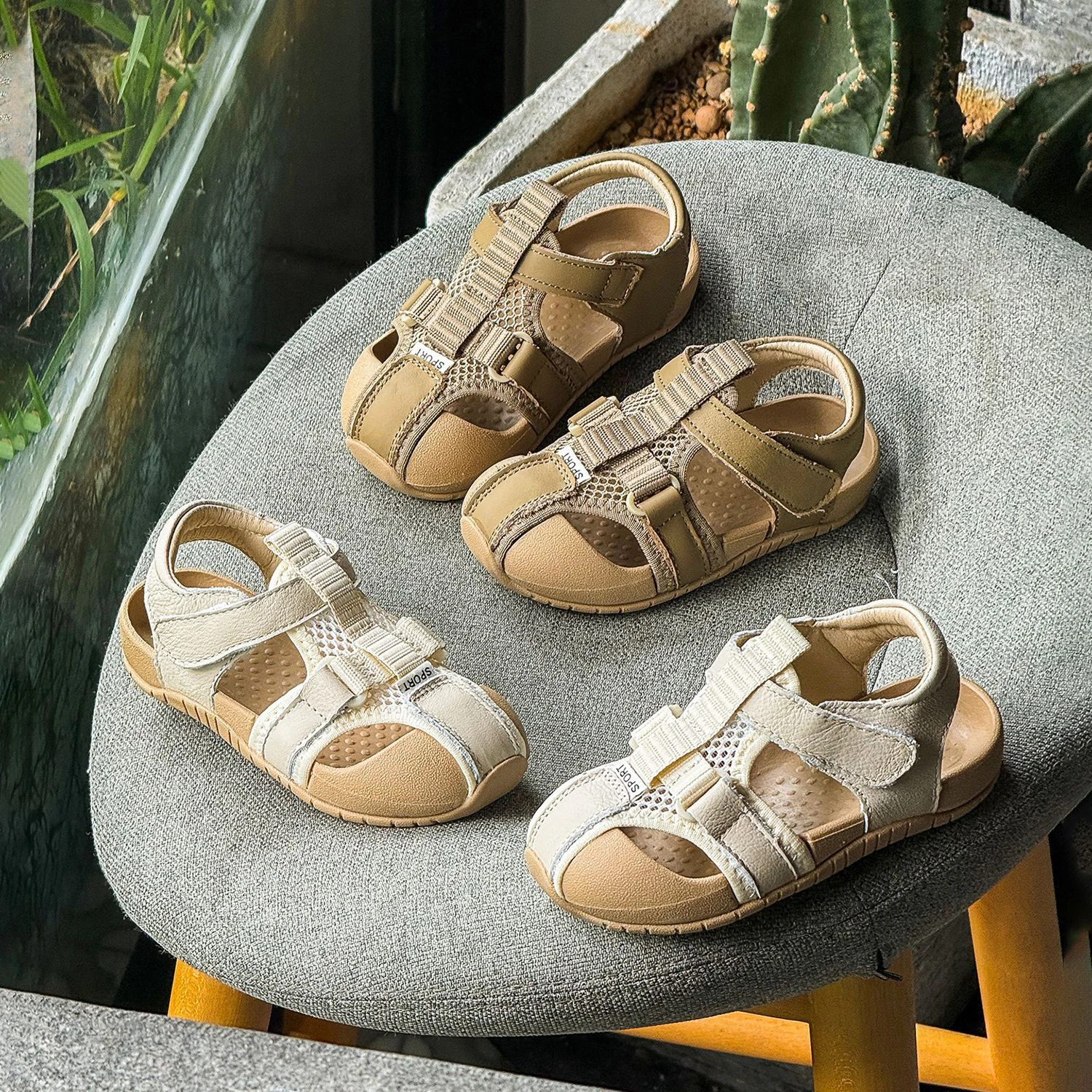 2026 New Kids Genuine Leather Sandals Anti-Slip Soft Sole Closed Toe Summer Shoes Fashion Hollow Baby Shoes
2026 New Kids Genuine Leather Sandals Anti-Slip Soft Sole Closed Toe Summer Shoes Fashion Hollow Baby Shoes