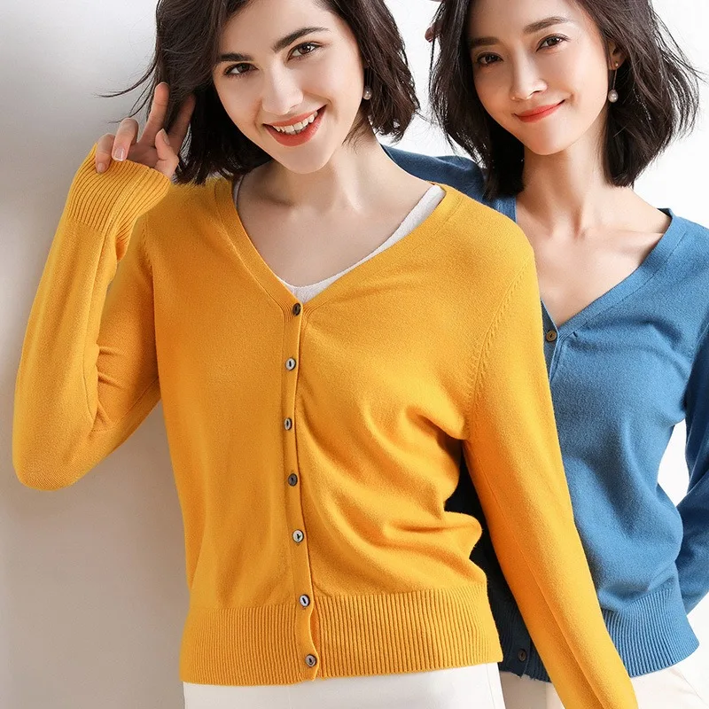 Women's Cardigan Spring and Autumn Basic Pure Wool Knitting Sweater Women Loose V-Neck Coat Pure Color Casual Jacket Top
Women's Cardigan Spring and Autumn Basic Pure Wool Knitting Sweater Women Loose V-Neck Coat Pure Color Casual Jacket Top
