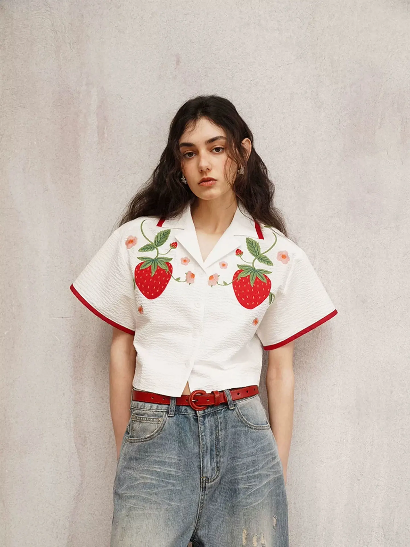 Ladies Summer Strawberry Embroidered Shirt Stylish Ins Trendy Women's Top Casual Floral Print Short Sleeve T-Shirt
Ladies Summer Strawberry Embroidered Shirt Stylish Ins Trendy Women's Top Casual Floral Print Short Sleeve T-Shirt