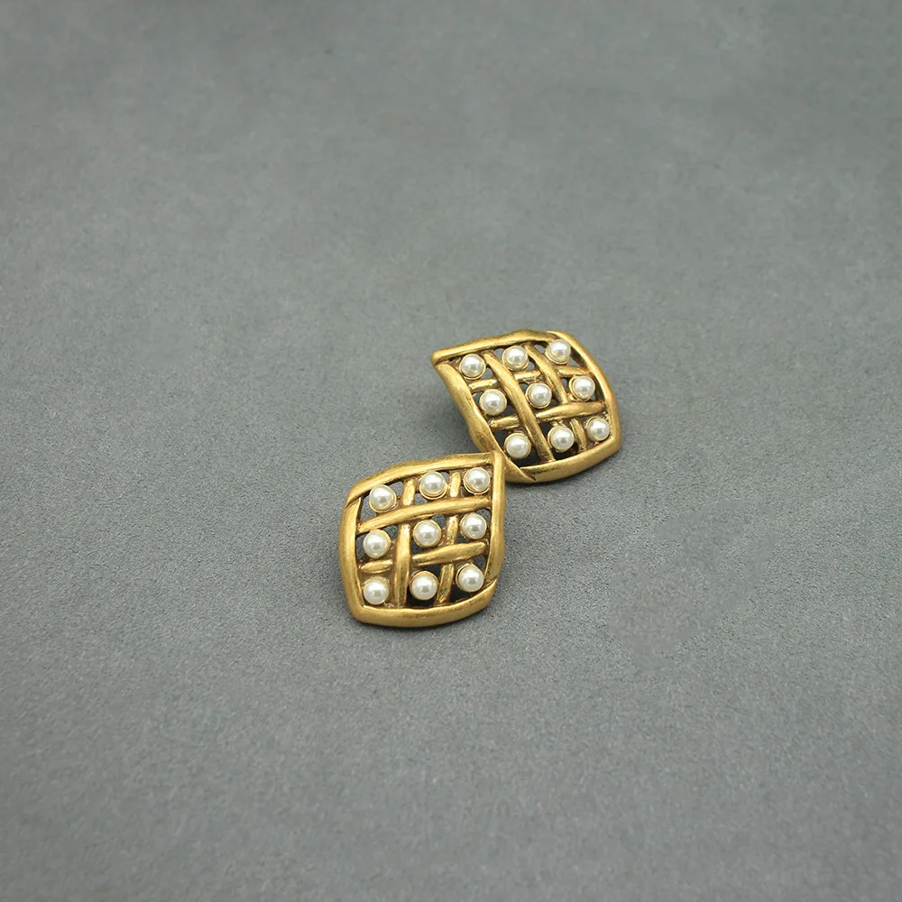 Vintage court pearl earrings braided jewelry geometric classic gorgeous women golden ear accessory
Vintage court pearl earrings braided jewelry geometric classic gorgeous women golden ear accessory