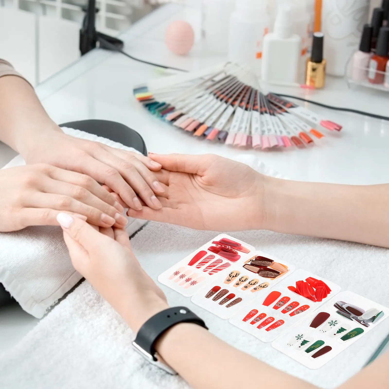 96Pcs Christmas Fake Nails Tips ABS Material Easy Apply Natural Look DIY Nail Art Kit for Women Girls Salon Home Use Xmas
96Pcs Christmas Fake Nails Tips ABS Material Easy Apply Natural Look DIY Nail Art Kit for Women Girls Salon Home Use Xmas