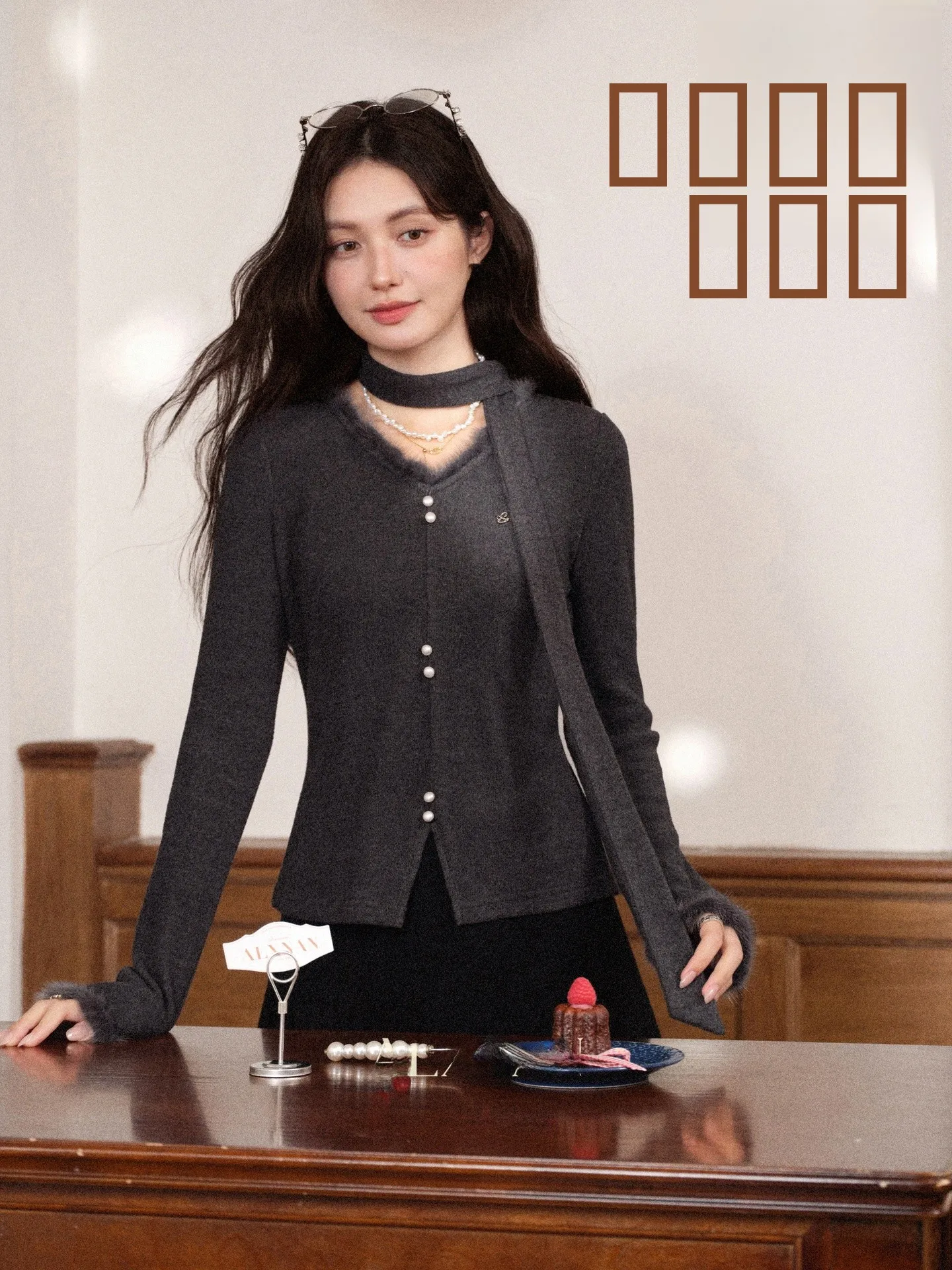 Женская зимняя новинка: приталенный свитер с V-образным вырезом, модель для повседневной носки, ткань: 100%
Женская зимняя новинка: приталенный свитер с V-образным вырезом, модель для повседневной носки, ткань: 100%