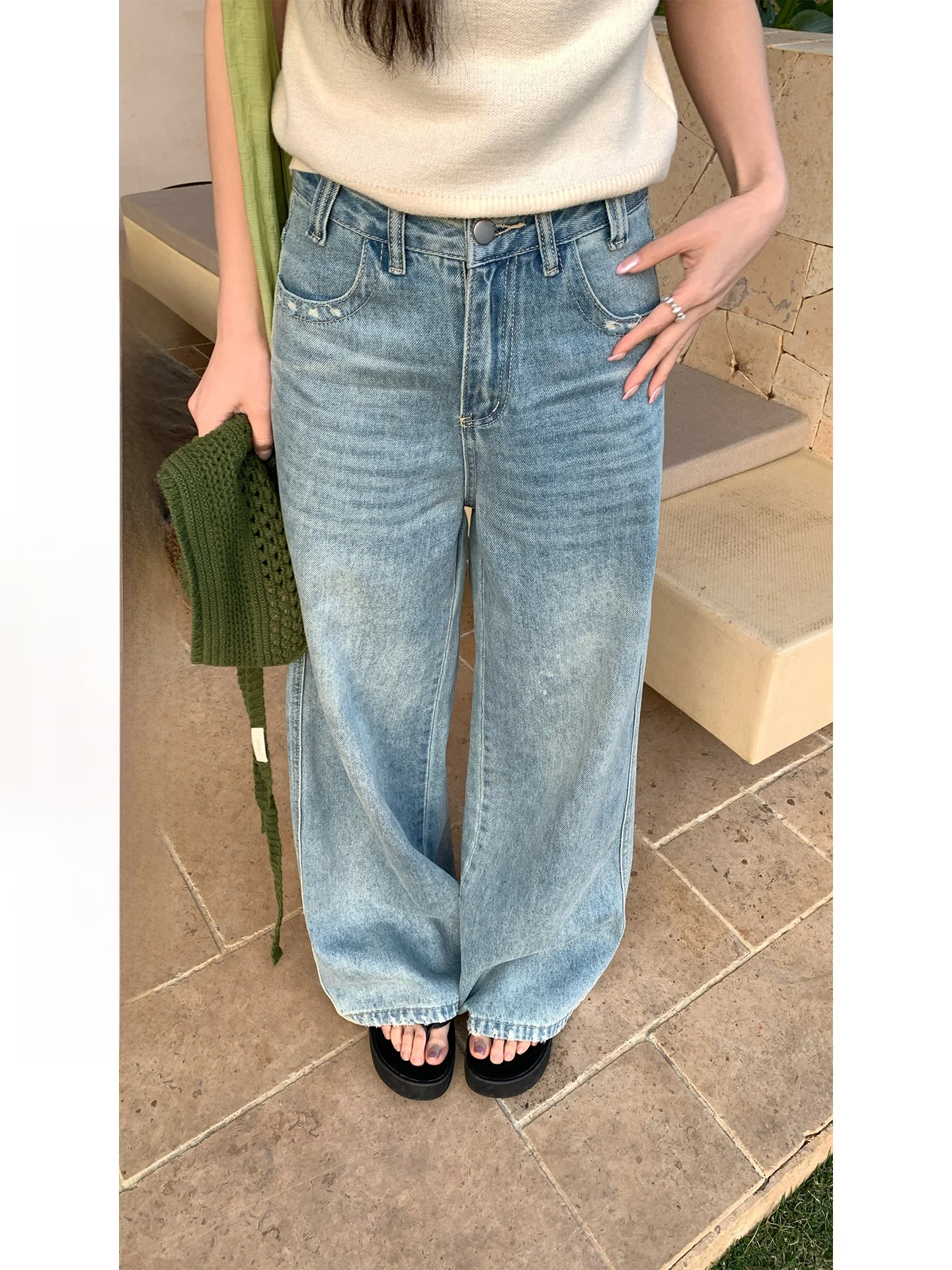 CCKOK Women's Light Blue Faded Denim Jeans Spring Summer New Arrival Korean Style Commute Versatile Washed Softened Cotton Jeans
CCKOK Women's Light Blue Faded Denim Jeans Spring Summer New Arrival Korean Style Commute Versatile Washed Softened Cotton Jeans