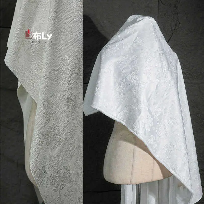 Chinese style literary and artistic rose jacquard retro texture dark pattern fabric skirt cheongsam suit clothing design fabric
Chinese style literary and artistic rose jacquard retro texture dark pattern fabric skirt cheongsam suit clothing design fabric