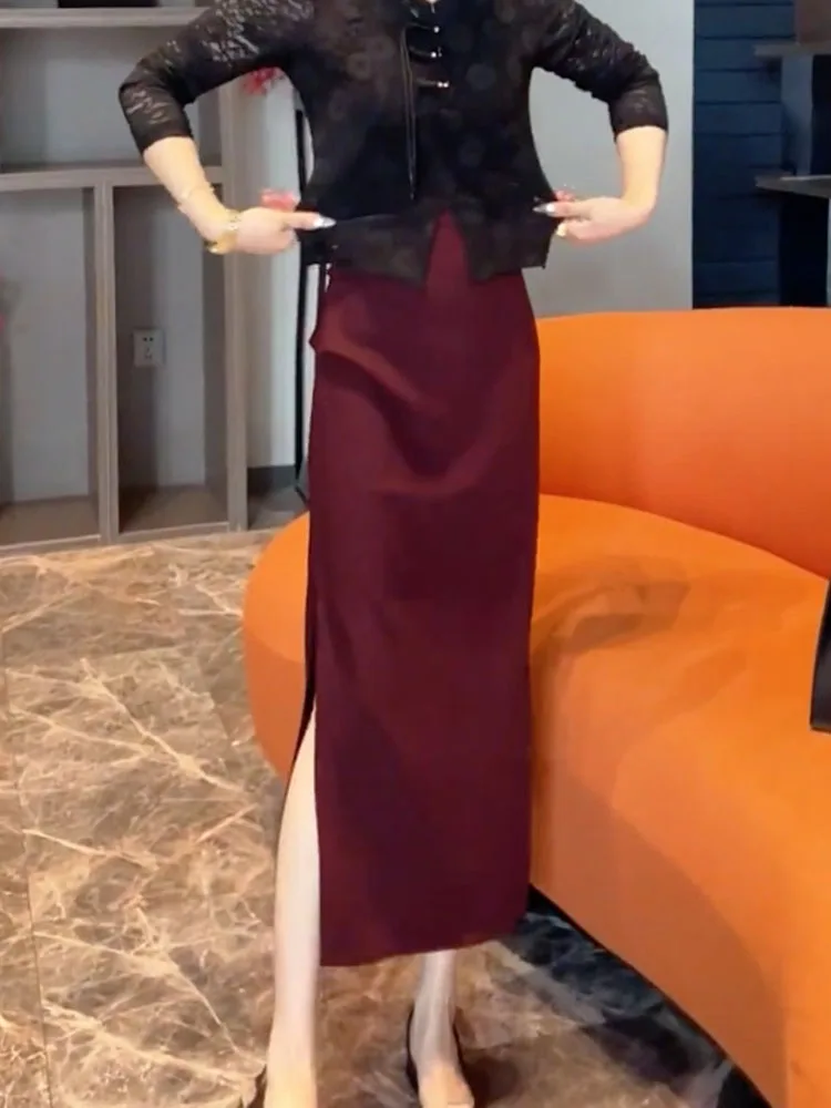Элегантная винно-красная юбка-карандаш с высокой талией, модный винтажный дизайн с разрезом, новая осенне-зимняя юбка средней длины для женщин
Элегантная винно-красная юбка-карандаш с высокой талией, модный винтажный дизайн с разрезом, новая осенне-зимняя юбка средней длины для женщин