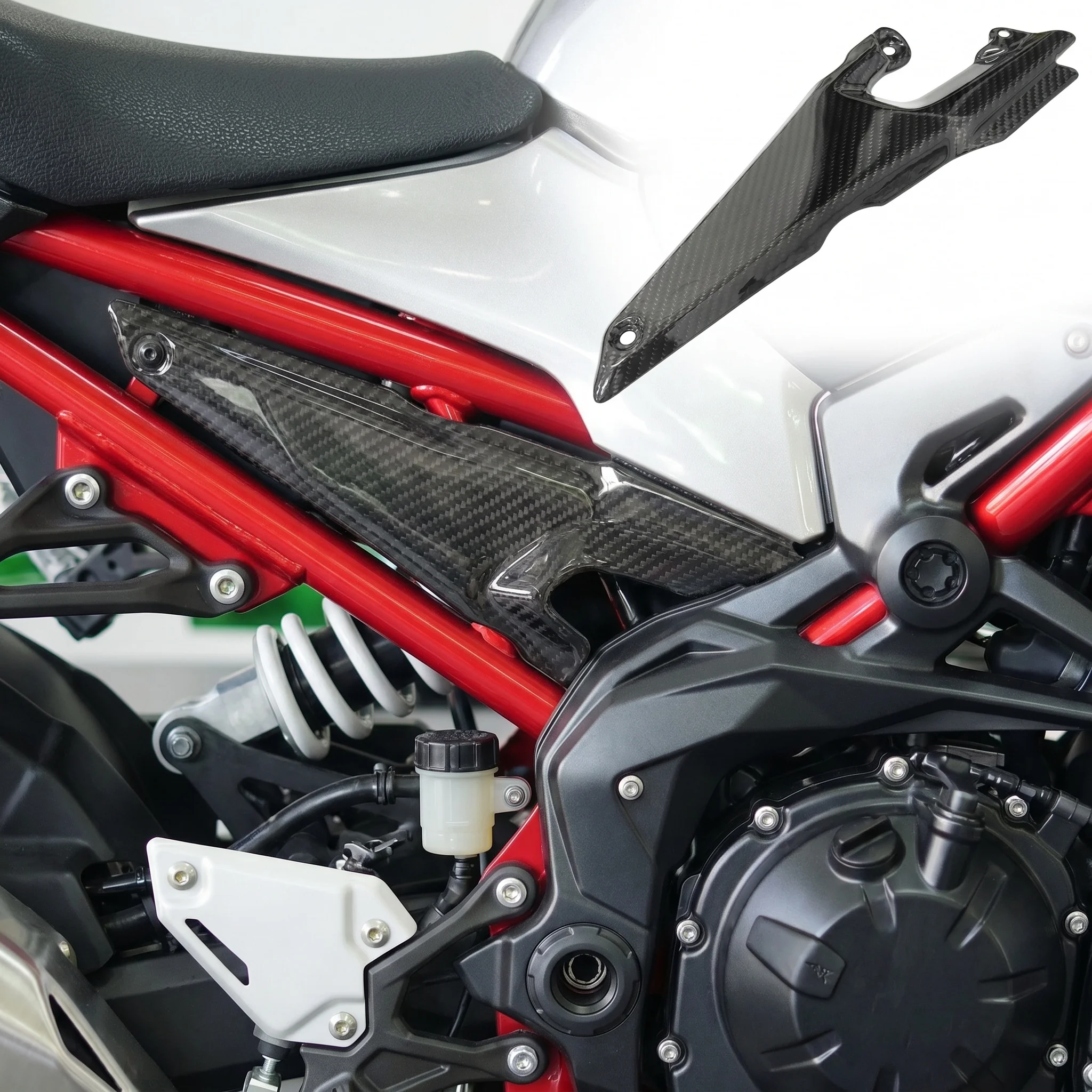 Накладки на боковые обтекатели мотоцикла из карбона для KAWASAKI Z900 2017-2023
Накладки на боковые обтекатели мотоцикла из карбона для KAWASAKI Z900 2017-2023