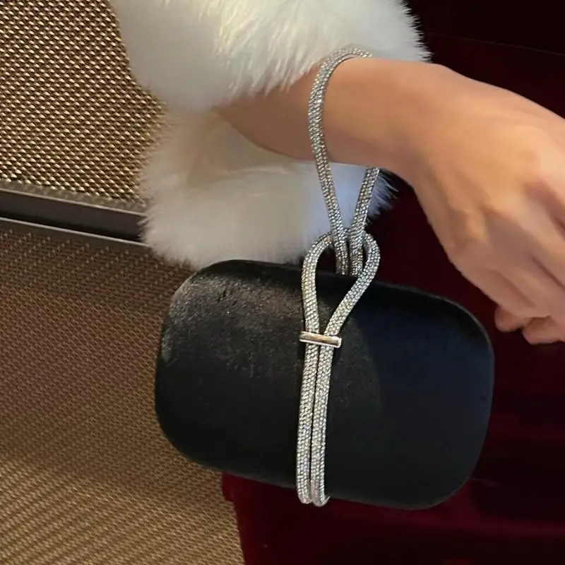 European And American Fashion Personalized High-end Hand-held Women's Bag For Dinner Parties, Velvet Studded Diamond Women's Bag
European And American Fashion Personalized High-end Hand-held Women's Bag For Dinner Parties, Velvet Studded Diamond Women's Bag