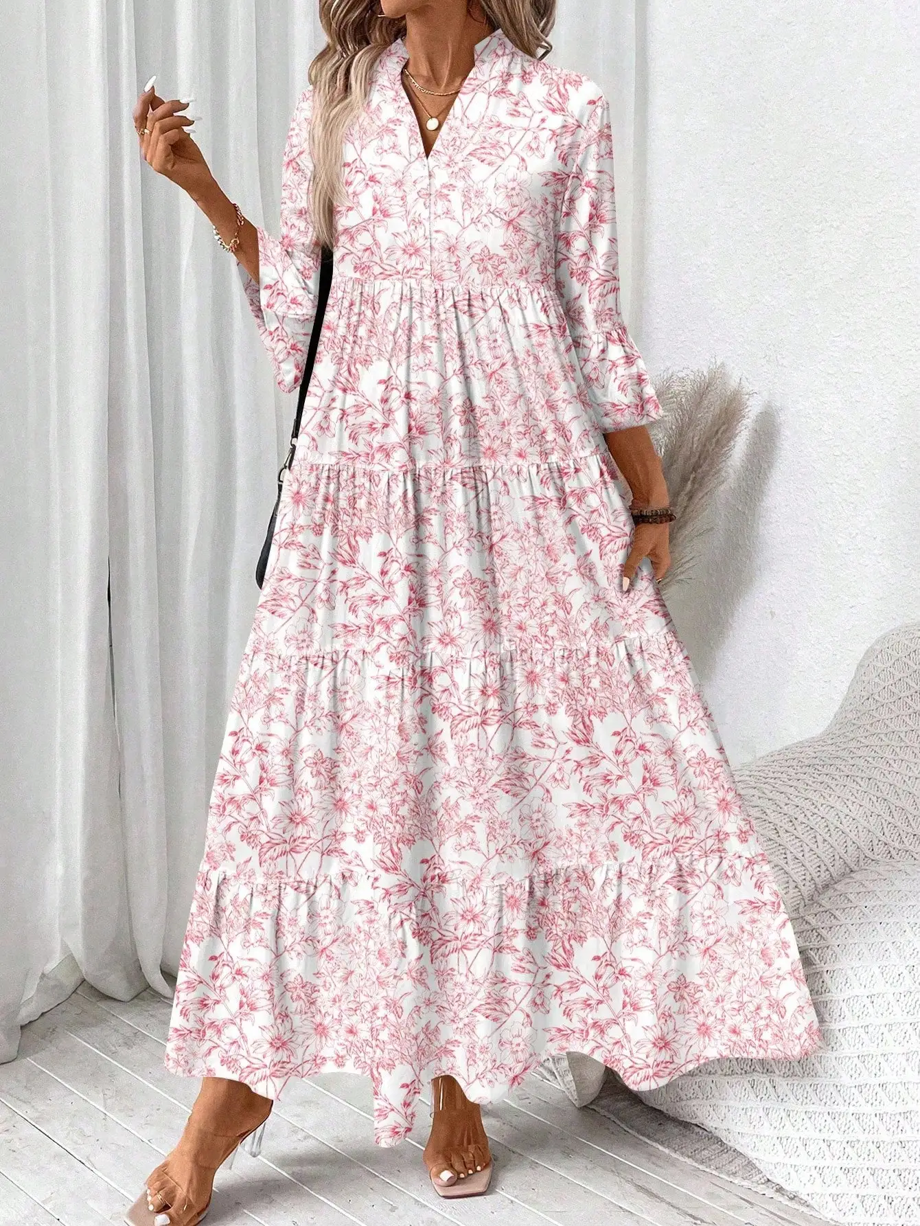 Women's Floral Print V-Neck Tiered Long Sleeve Maxi Dress
Women's Floral Print V-Neck Tiered Long Sleeve Maxi Dress