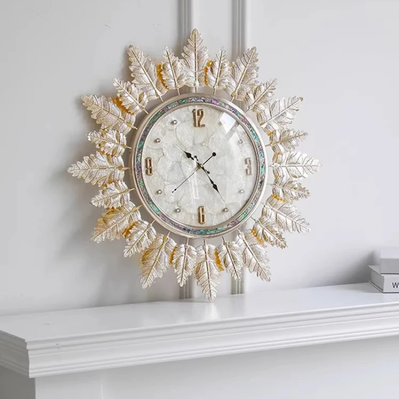 High-end light luxury color, creative decoration modern simple home living room silent
High-end light luxury color, creative decoration modern simple home living room silent