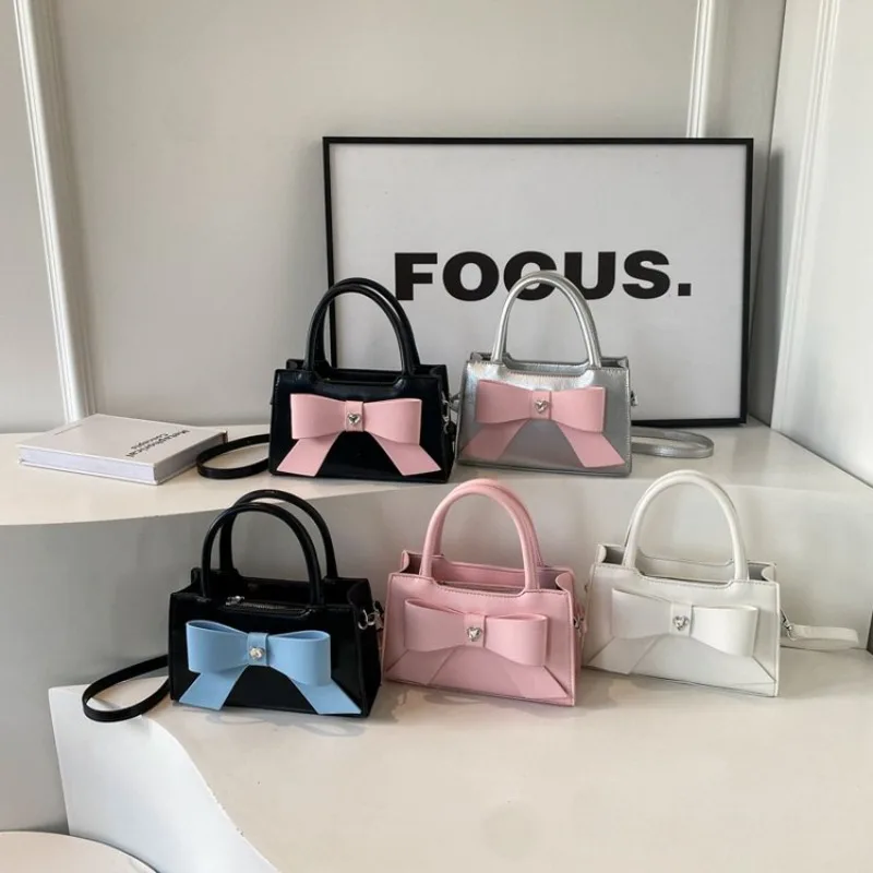 Designer Tote Diaper Bag For Women Leather Crossbody Bag Luxury Vintage Minimalist Large Capacity Elegant And Fashionable
Designer Tote Diaper Bag For Women Leather Crossbody Bag Luxury Vintage Minimalist Large Capacity Elegant And Fashionable