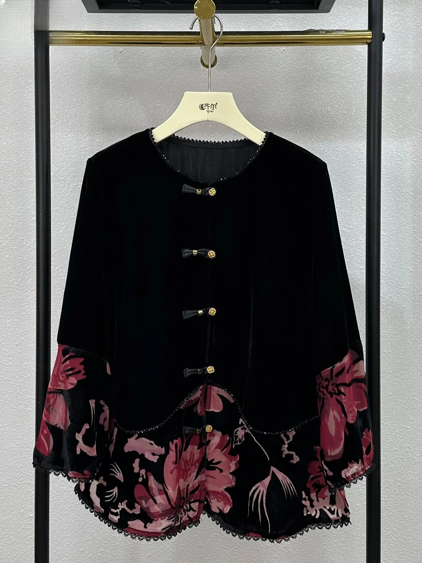 Early Autumn New Sle Silk Velvet Floral Embroidery Long Sve Open Cardigan Faionable Mommy Clothes Ele Versatile Sl...
Early Autumn New Sle Silk Velvet Floral Embroidery Long Sve Open Cardigan Faionable Mommy Clothes Ele Versatile Sl...