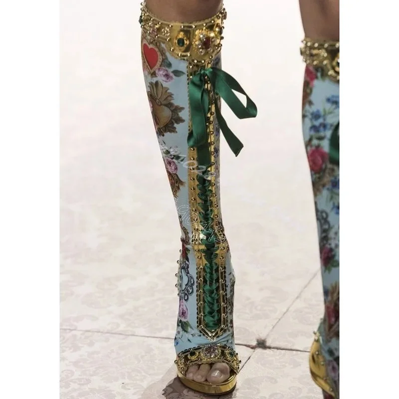 Crystal Decor Floral Print Royal Style Strappy Boots Slip On Women Shoes Chunky High Heels Party Runway 2025 Zapatos Para Mujere
Crystal Decor Floral Print Royal Style Strappy Boots Slip On Women Shoes Chunky High Heels Party Runway 2025 Zapatos Para Mujere