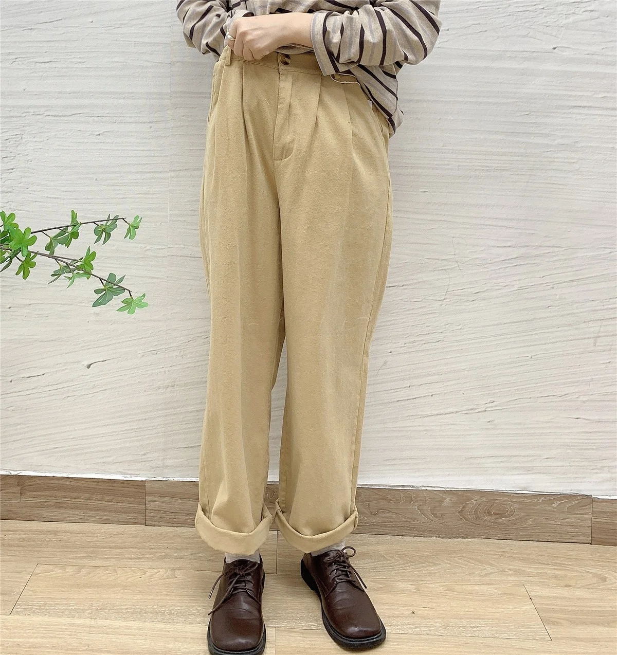 High Waist Loose Casual Pants Fleece Treat Slimming Color Straight Leg Long Trousers Autumn Style Women's Fashion
High Waist Loose Casual Pants Fleece Treat Slimming Color Straight Leg Long Trousers Autumn Style Women's Fashion