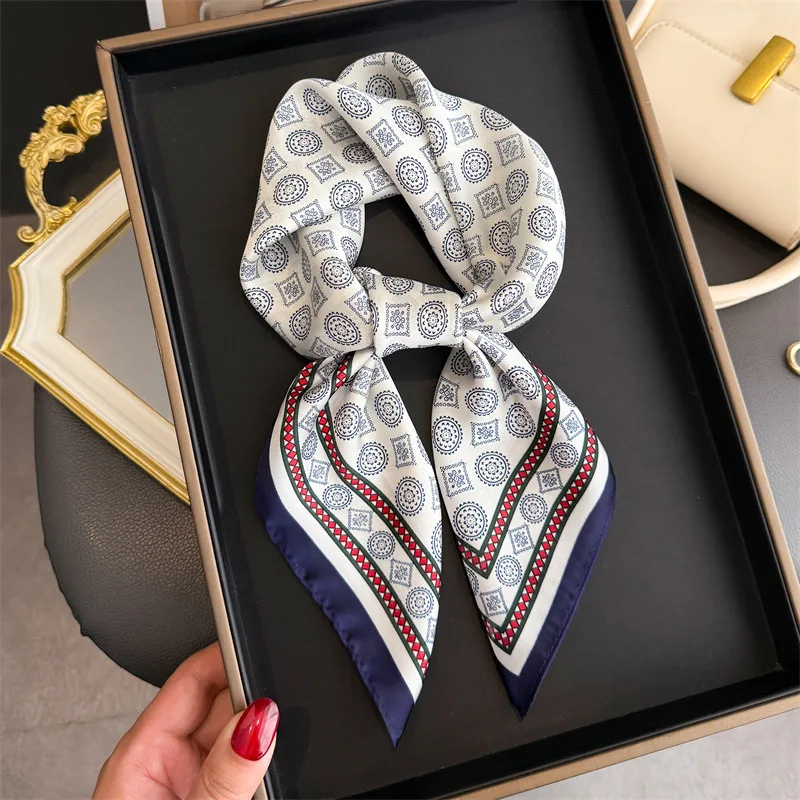 New Retro Print Soft Satin Scarf Women's Fashionable Sunscreen Square Shawl Choker Headscarf Versatile Accessory for Ladies
New Retro Print Soft Satin Scarf Women's Fashionable Sunscreen Square Shawl Choker Headscarf Versatile Accessory for Ladies