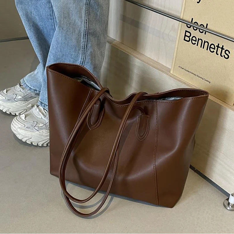 TRAVEASY Brand 2025 Fashion Designer Luxury Women Tote Bag Capacity Shoulder Bag Quality PU Leather Simple Solid Female Handbags
TRAVEASY Brand 2025 Fashion Designer Luxury Women Tote Bag Capacity Shoulder Bag Quality PU Leather Simple Solid Female Handbags