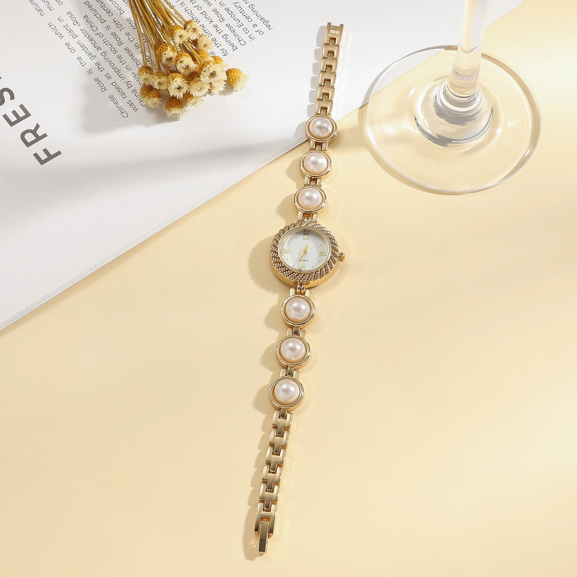 Elegant Gold Pearl Women's Bracelet Watch, Rope Bezel Design, White Dial, Luxury Quartz Wristwatch for Ladies
Elegant Gold Pearl Women's Bracelet Watch, Rope Bezel Design, White Dial, Luxury Quartz Wristwatch for Ladies