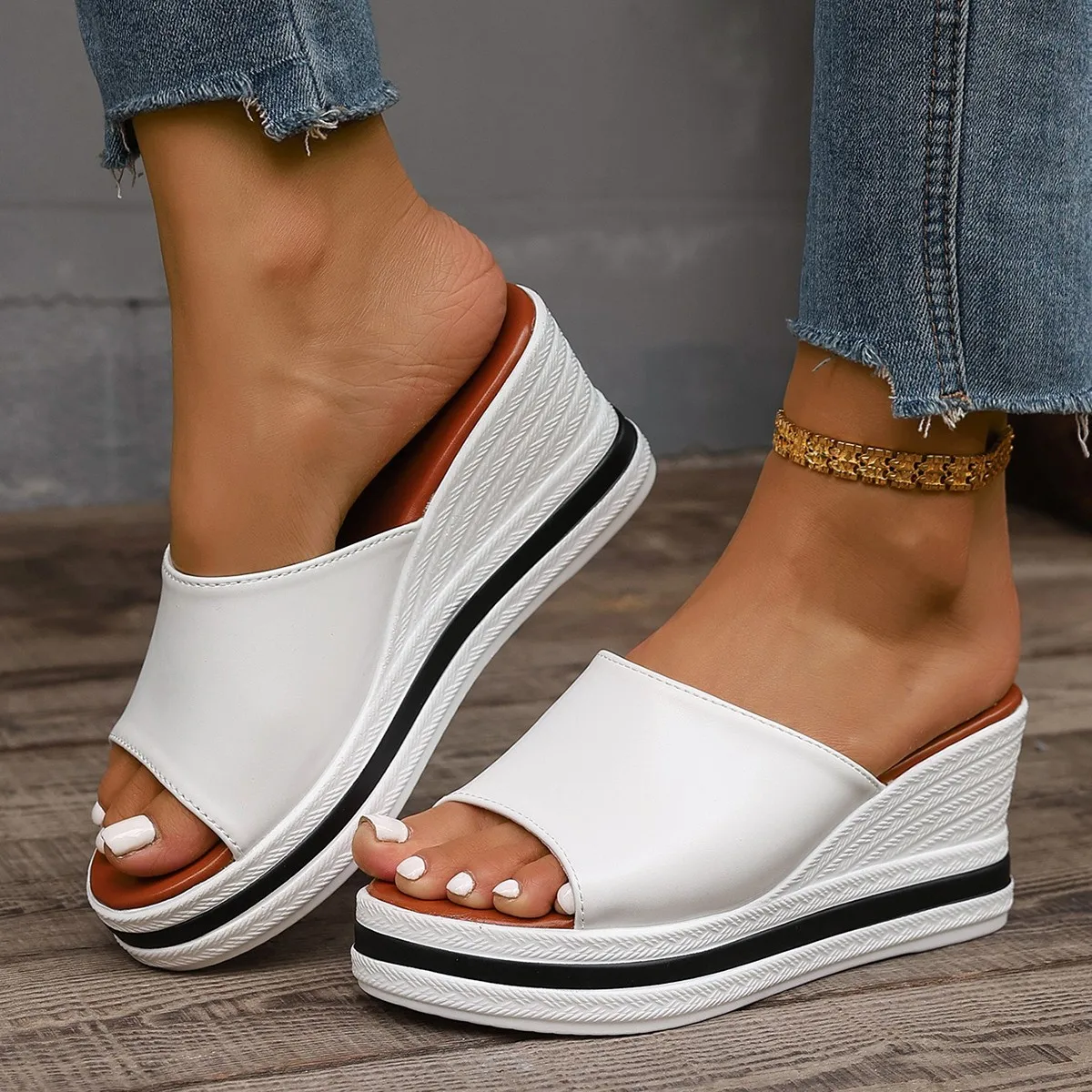 2026 Summer Women New Fashion Casual Round Open Toe Wedge Platforms Sandals Comfortable Lightweight Beach High Heel Slippers
2026 Summer Women New Fashion Casual Round Open Toe Wedge Platforms Sandals Comfortable Lightweight Beach High Heel Slippers