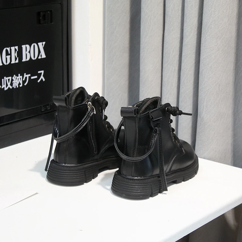 2025 Winter Children's Shoes Fashion Trend Girls' Boots Thick Bottom Children's Round Head Versatile Comfortable Fashion Boots
2025 Winter Children's Shoes Fashion Trend Girls' Boots Thick Bottom Children's Round Head Versatile Comfortable Fashion Boots